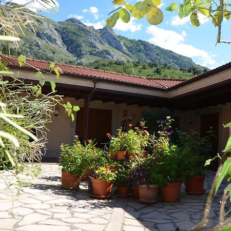 Hotel Arenas De Cabrales- Apartamentos Esterno foto