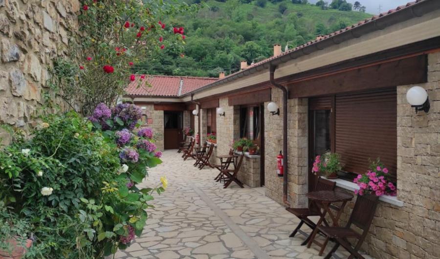 Hotel Arenas De Cabrales- Apartamentos Esterno foto