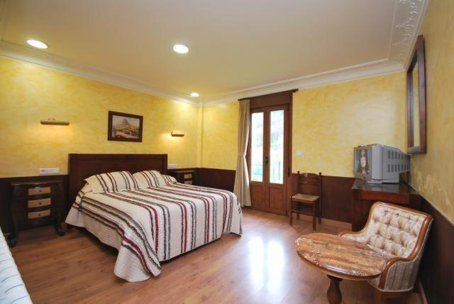 Hotel Arenas De Cabrales- Apartamentos Esterno foto