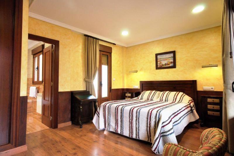 Hotel Arenas De Cabrales- Apartamentos Esterno foto