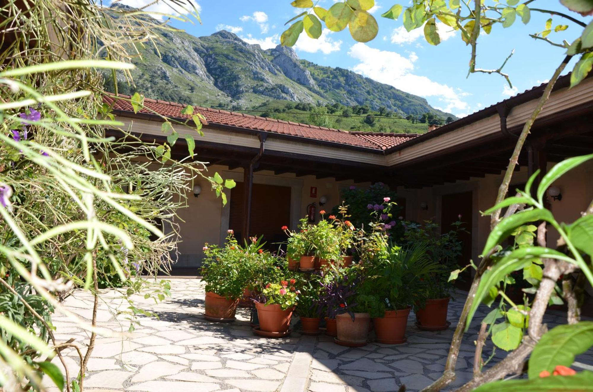 Hotel Arenas De Cabrales- Apartamentos Esterno foto